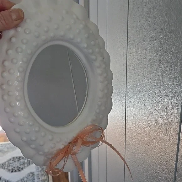 Vintage Wall Decor White Hobnail SET 5 Matching Burwood Baskets Mirror Butterfly - Picture 10 of 17